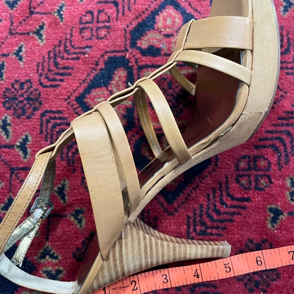 Nine West Tan Sandals with Strappy Design - Picture 3 of 3